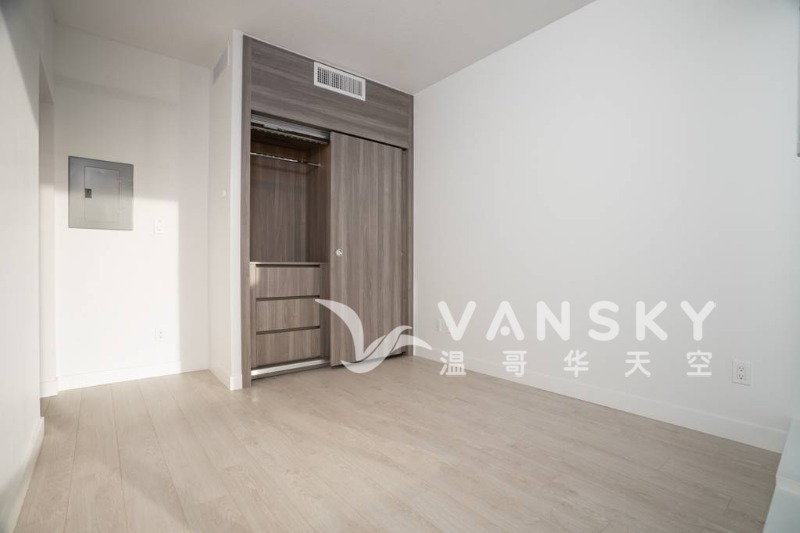 250804105113_bed room.jpg